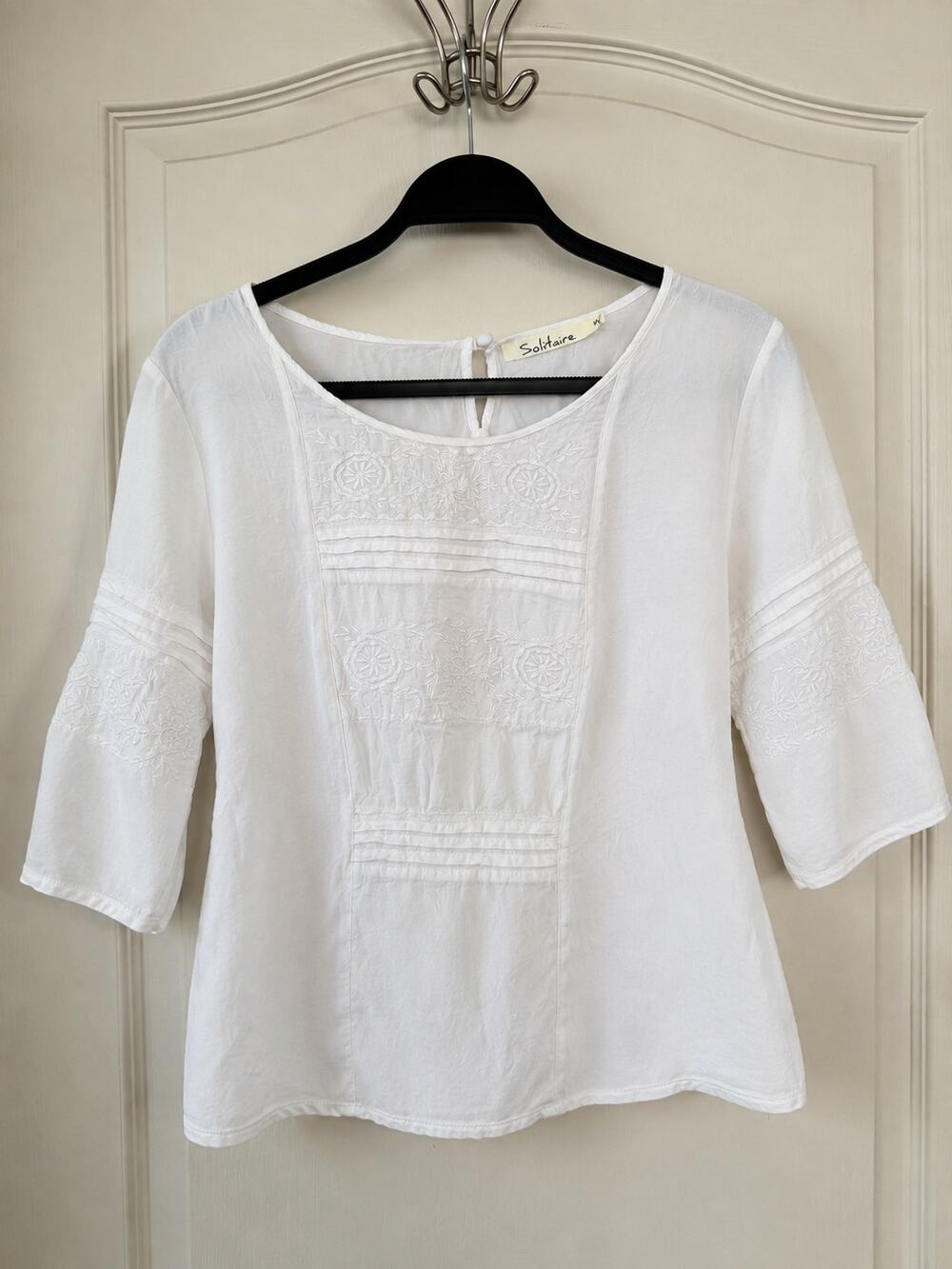 Solitaire White Embroidered Blouse Women's Size S Boho 3/4 Sleeve Rayon Top